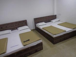 Oyo 36211 Hotel Padma Palace Ujjain Bagian luar foto